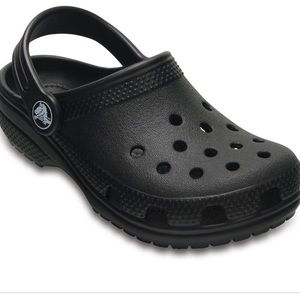 Black EUC crocs. Size 7W